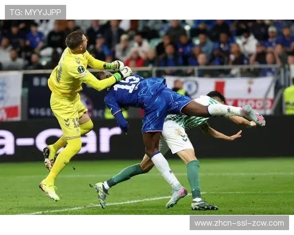 斯图加特vs科隆上半场出现4张黄牌，比赛节奏激烈