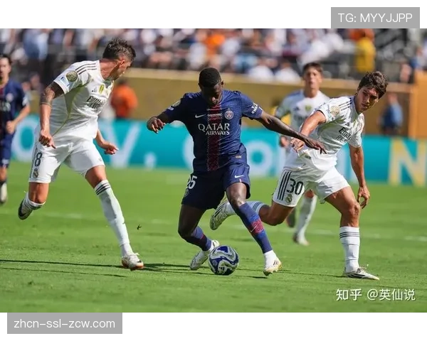 巴黎圣日耳曼新星首秀数据面板：90分钟内触球分布与跑动热图